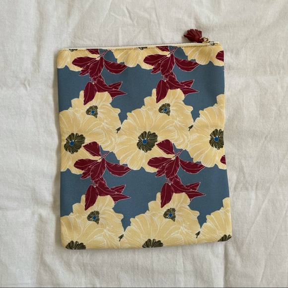 Rachel Pally cream foldover clutch with floral design. - Picture 3 of 3